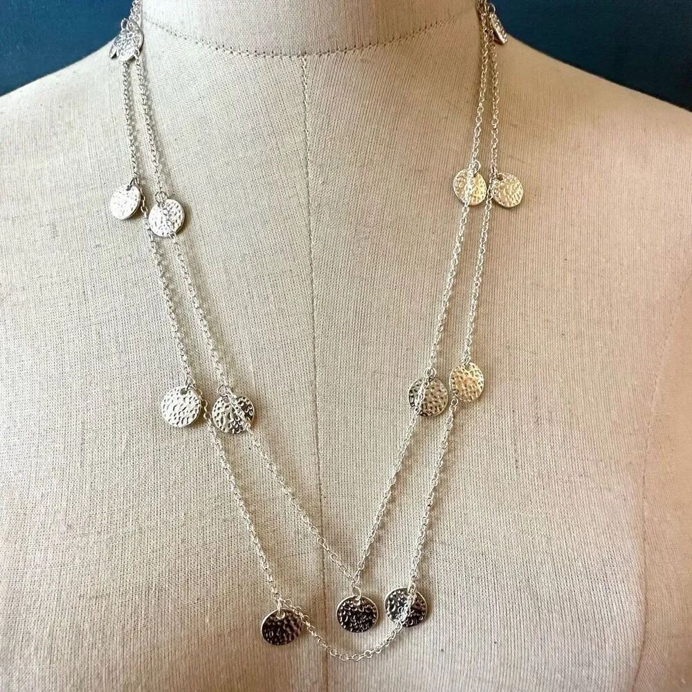 Daisy Fuentes silver tone disc necklace